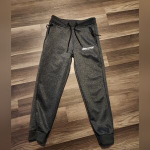 Brooklyn Laundry Jogger pants Black size Medium.